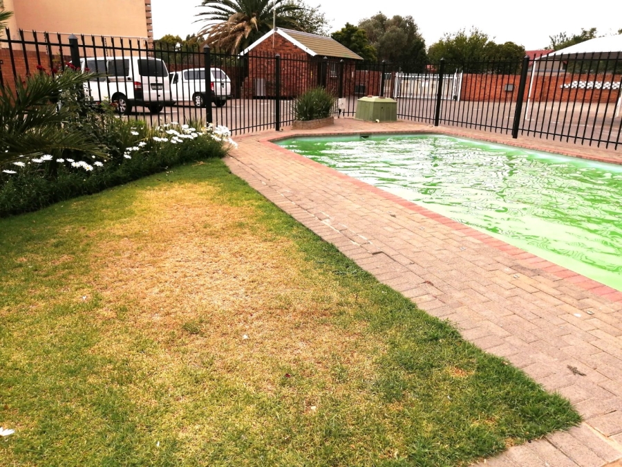 2 Bedroom Property for Sale in Pellissier Free State